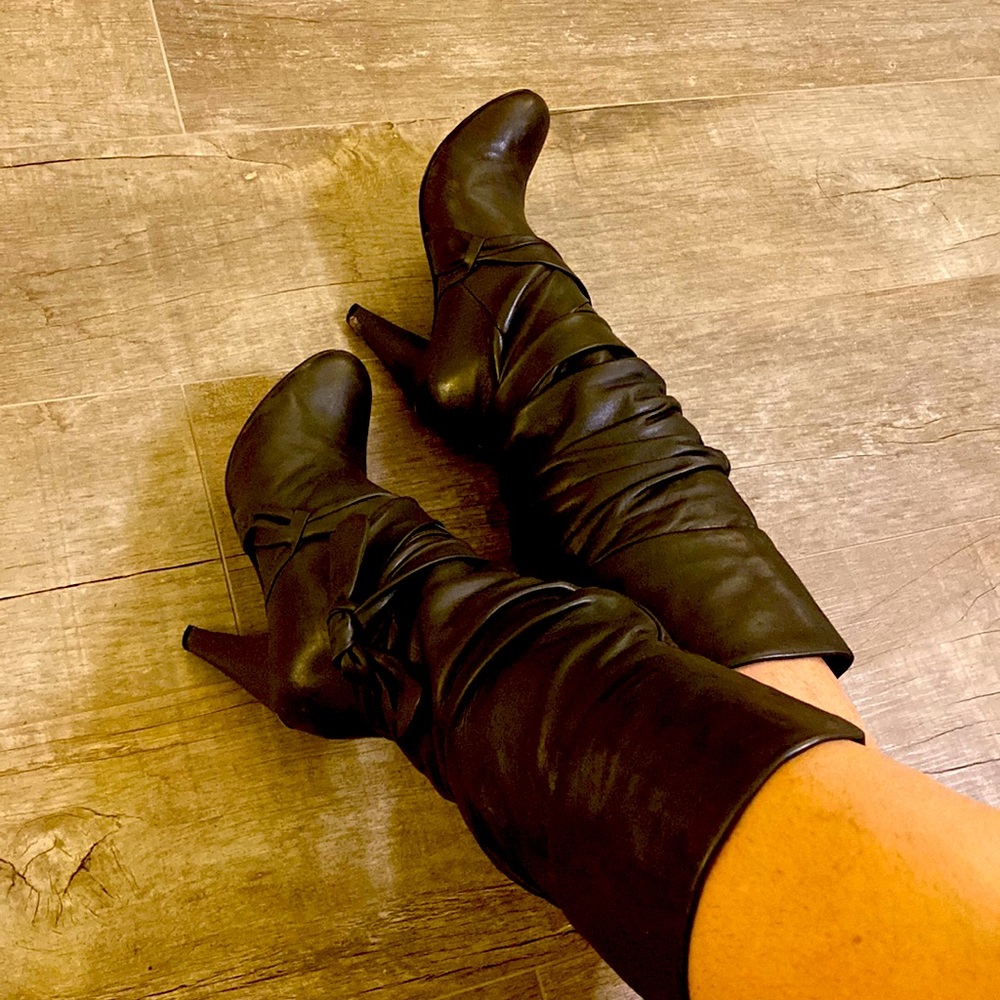Aldo gray leather helled boots